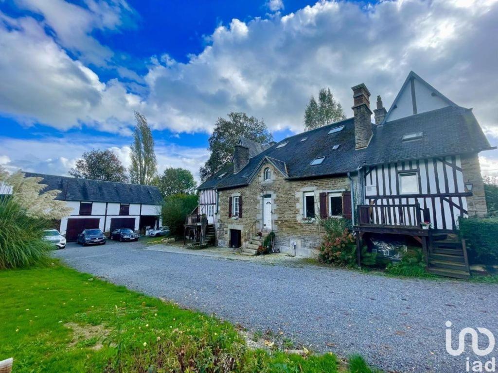 Maison La Motte With Bicycle Parking Saint-Hilaire-du-Harcouët Eksteriør billede